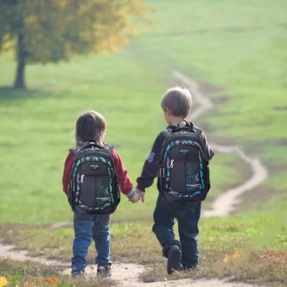 💼🏫
Happy back-to-school 👧🏼👦🏼
#valdebonnal #campingvaldebonnal #franchecomte #kidscamping #naturecamping #familycamping #glamping