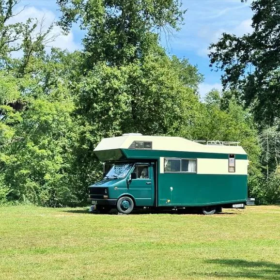 🚐💚
Vintage camping @campingvaldebonnal 
#valdebonnal #campingvaldebonnal #familycamping #naturecamping #naturelover #riversidecamping #franchecomte